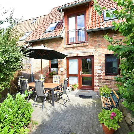 Fabulous In Near Sea Holiday home
